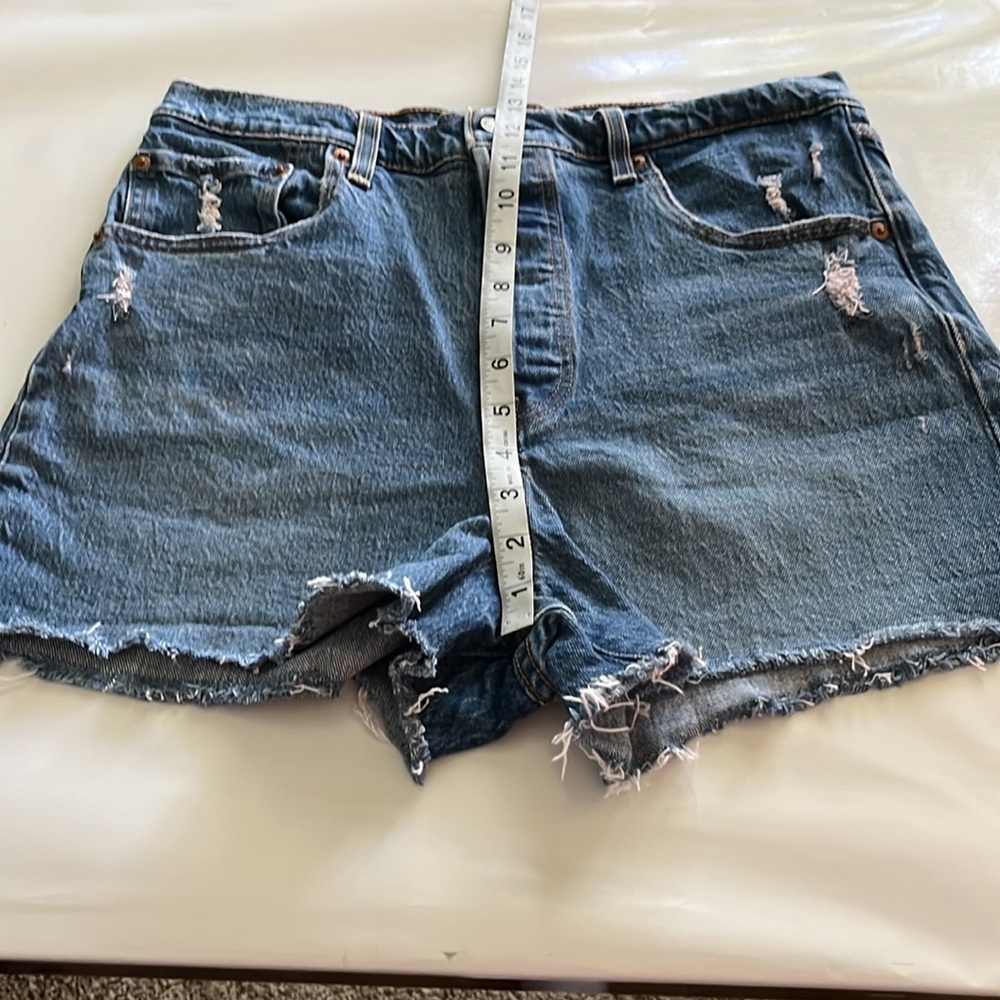 Levi’s Ribcage Shorts High Rise Size 31 - Picture 6 of 16